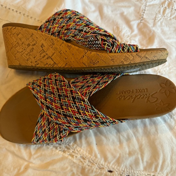 Sketchers Luxe Foam Multicolor Wedge Sandals Size 11 never been worn. - Picture 12 of 12